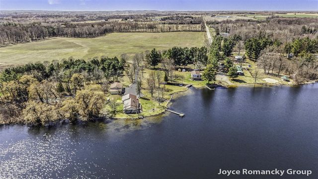 11235 W Broomfield Road, Remus, MI 49340