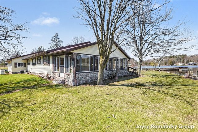 11235 W Broomfield Road, Remus, MI 49340