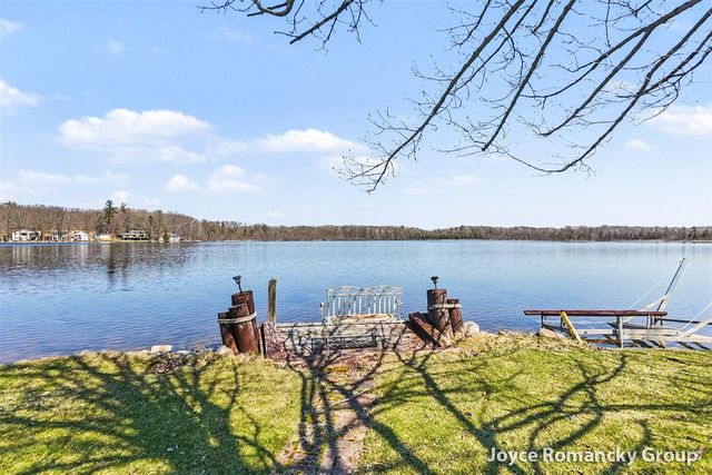 11235 W Broomfield Road, Remus, MI 49340