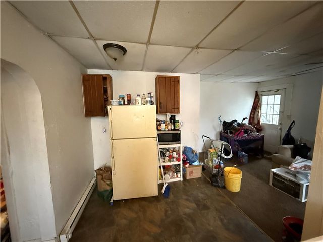 320 W Birch St, City Of But Sw, PA 16001