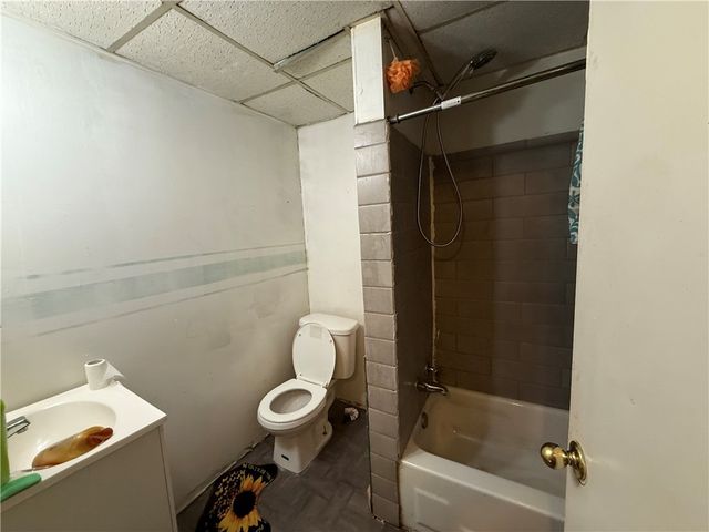 320 W Birch St, City Of But Sw, PA 16001