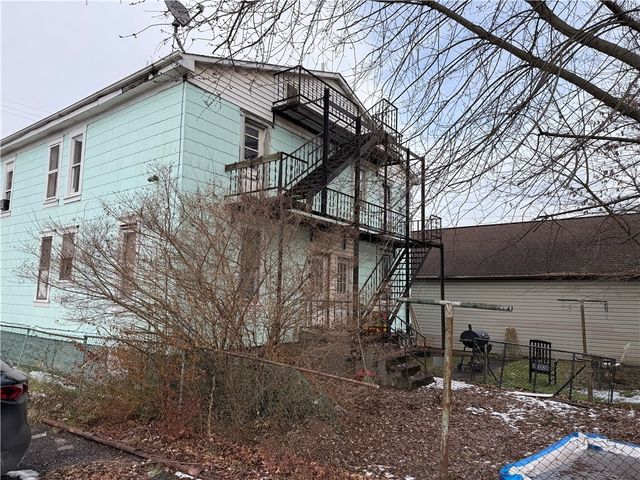 320 W Birch St, City Of But Sw, PA 16001