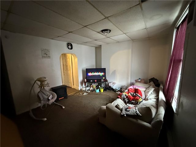 320 W Birch St, City Of But Sw, PA 16001