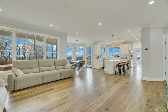 150 Landing Lane, Baiting Hollow, NY 11933