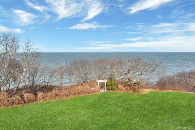 150 Landing Lane, Baiting Hollow, NY 11933