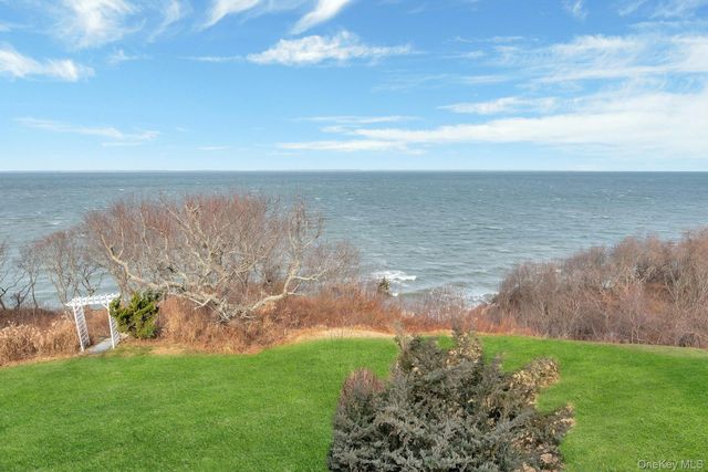 150 Landing Lane, Baiting Hollow, NY 11933