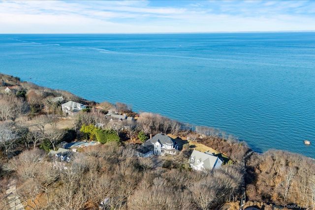 150 Landing Lane, Baiting Hollow, NY 11933