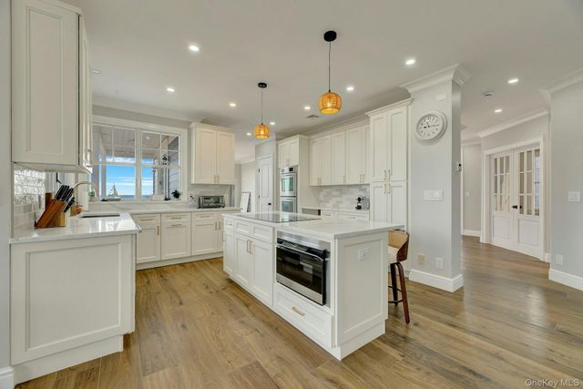 150 Landing Lane, Baiting Hollow, NY 11933