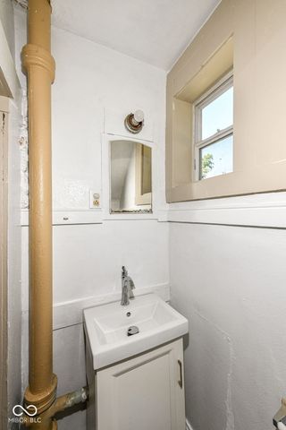 816 Chestnut Street, Anderson, IN 46012