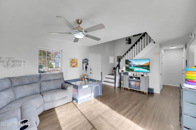 21 Shelli Terrace, Barnegat, NJ 08005