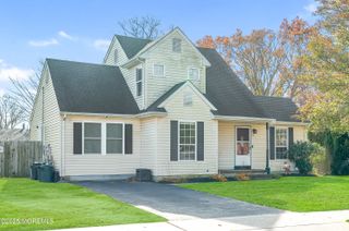 21 Shelli Terrace, Barnegat, NJ 08005