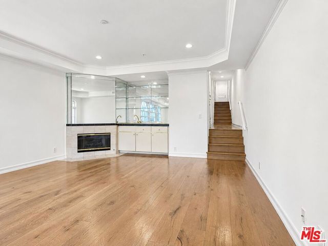 342 N Palm Dr 201, Beverly Hills, CA 90210