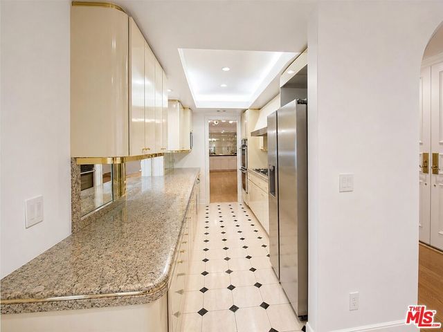 342 N Palm Dr 201, Beverly Hills, CA 90210
