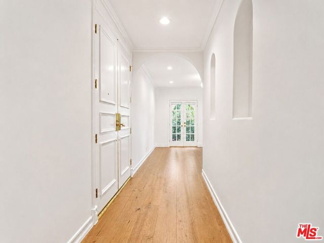 342 N Palm Dr 201, Beverly Hills, CA 90210