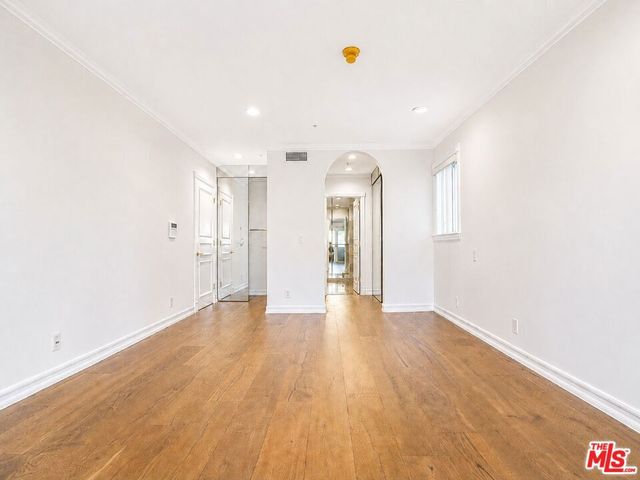 342 N Palm Dr 201, Beverly Hills, CA 90210