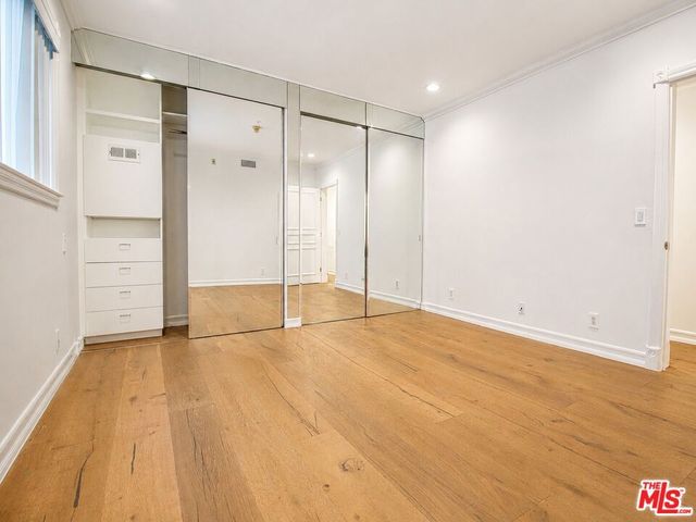 342 N Palm Dr 201, Beverly Hills, CA 90210