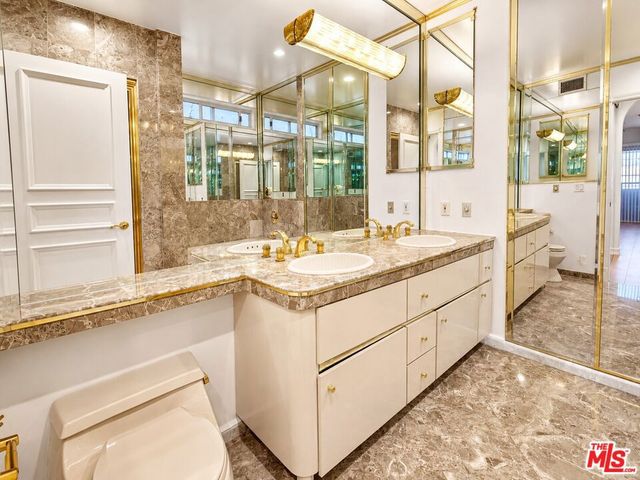 342 N Palm Dr 201, Beverly Hills, CA 90210