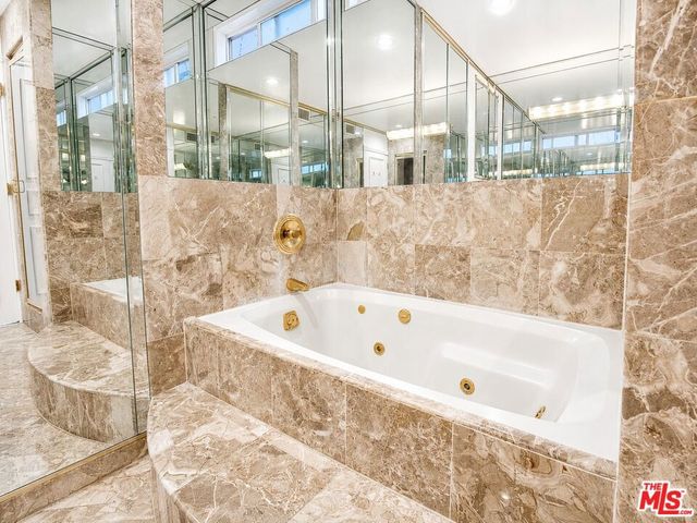 342 N Palm Dr 201, Beverly Hills, CA 90210