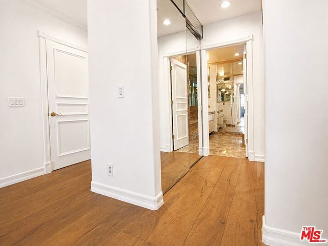 342 N Palm Dr 201, Beverly Hills, CA 90210