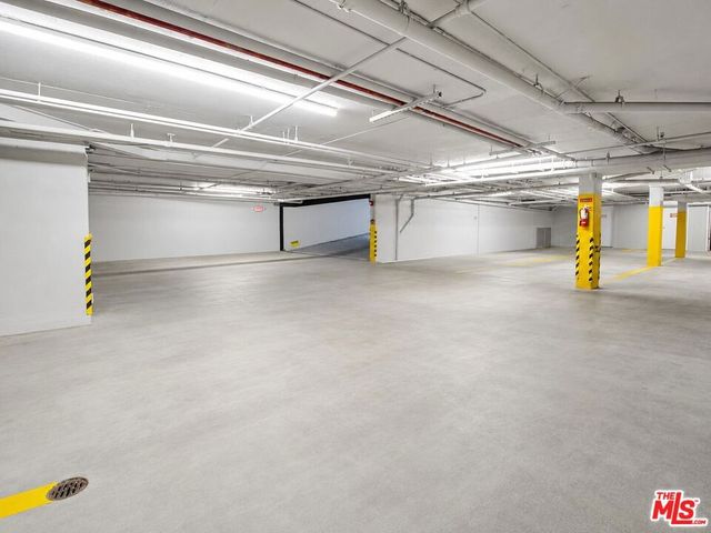 342 N Palm Dr 201, Beverly Hills, CA 90210