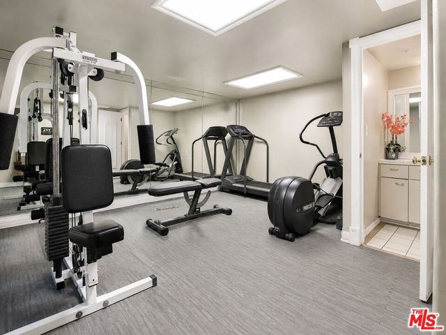 342 N Palm Dr 201, Beverly Hills, CA 90210