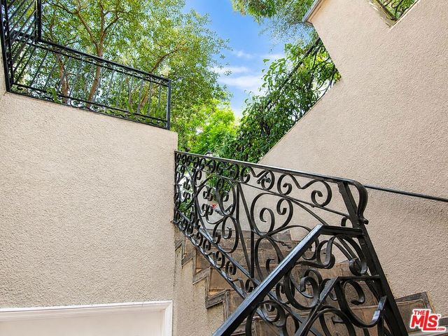 342 N Palm Dr 201, Beverly Hills, CA 90210