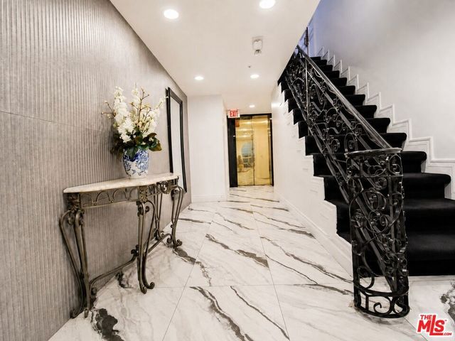 342 N Palm Dr 201, Beverly Hills, CA 90210