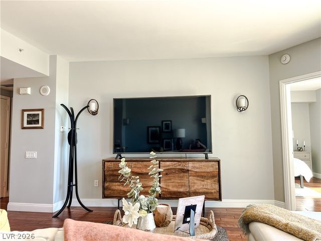 322 Karen Avenue 805, Las Vegas, NV 89109