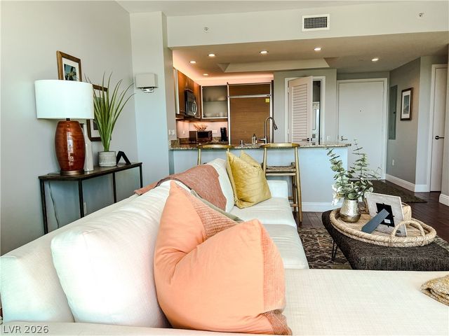 322 Karen Avenue 805, Las Vegas, NV 89109