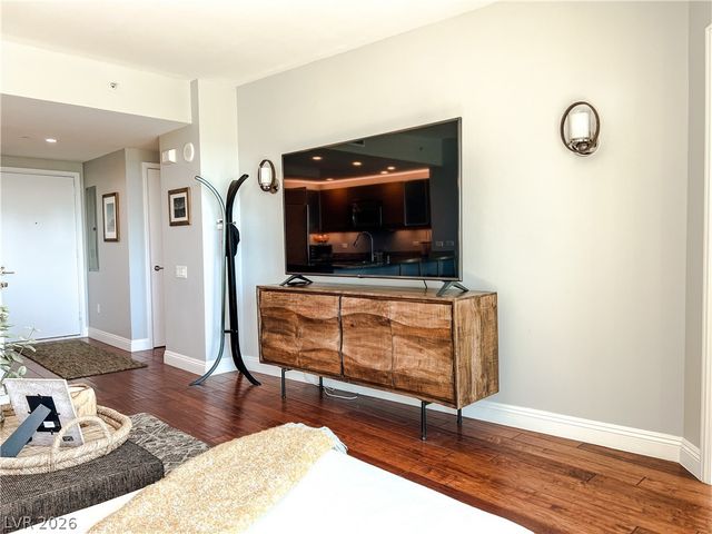 322 Karen Avenue 805, Las Vegas, NV 89109