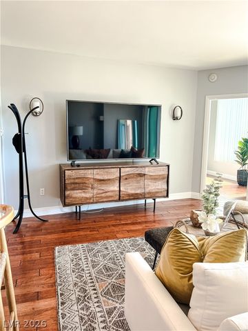 322 Karen Avenue 805, Las Vegas, NV 89109