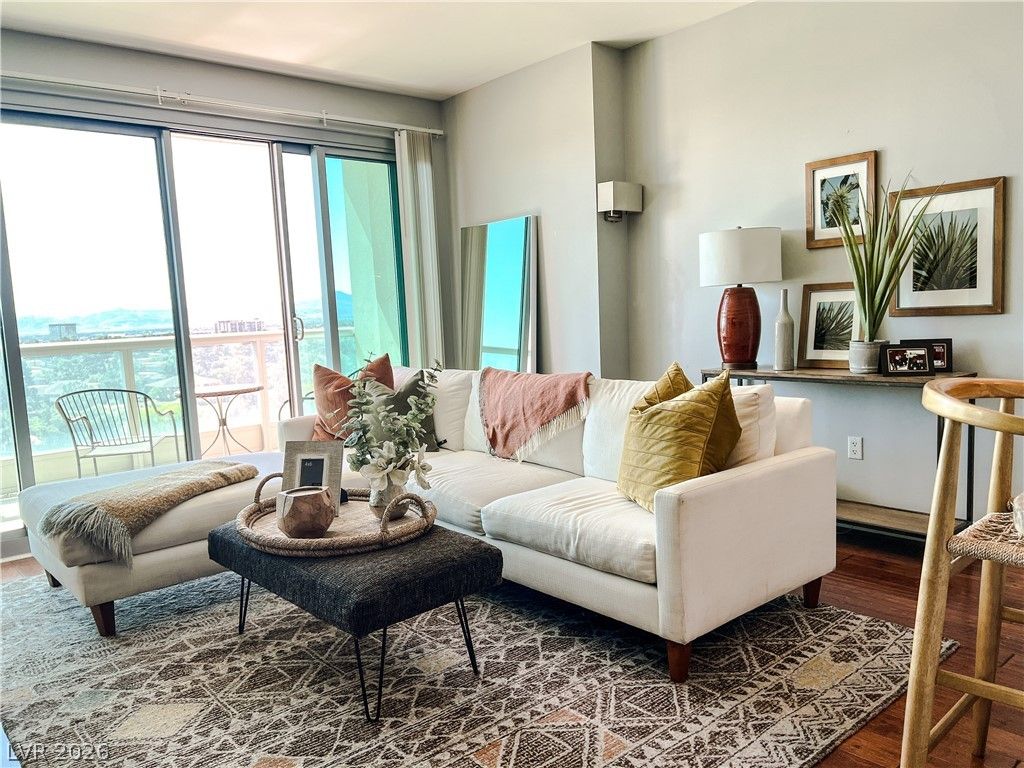 322 Karen Avenue 805, Las Vegas, NV 89109