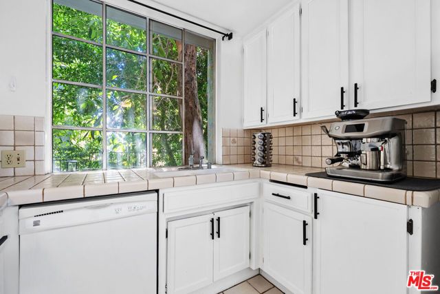 1375 Kelton Avenue 104, Los Angeles, CA 90024