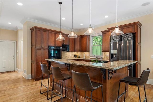 3698 Lakeview Drive, Tucker, GA 30084