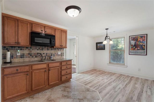 3698 Lakeview Drive, Tucker, GA 30084