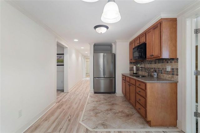 3698 Lakeview Drive, Tucker, GA 30084