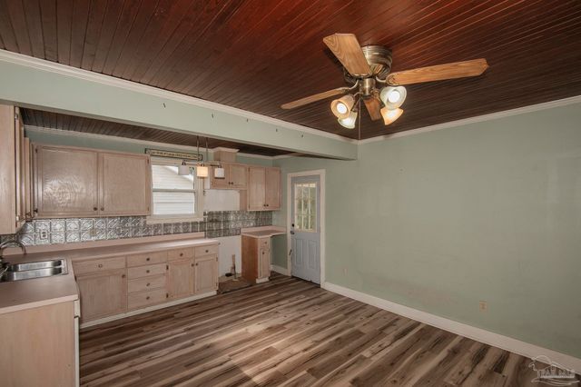 5911 Lillian Hwy, Pensacola, FL 32506