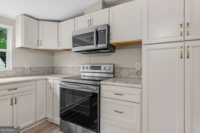 112 Cheryl Court NE, Ludowici, GA 31316