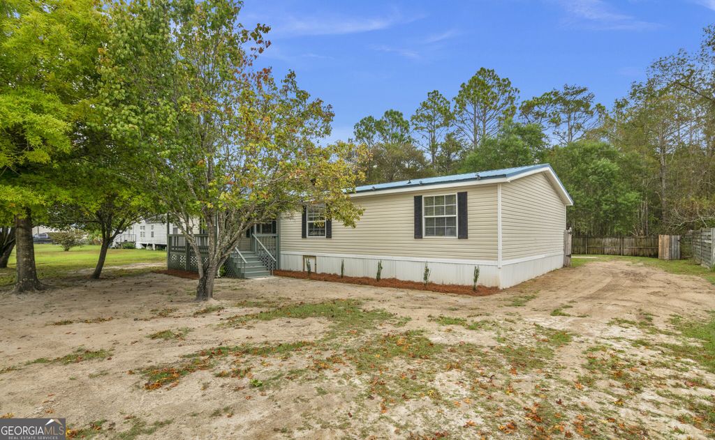 112 Cheryl Court NE, Ludowici, GA 31316