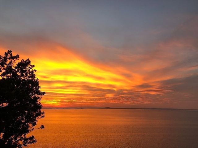 80 Bay Shore Dr, Plymouth, MA 02360