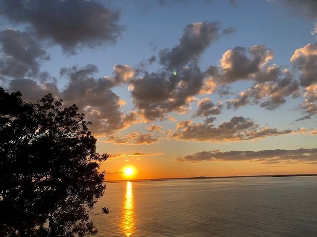 80 Bay Shore Dr, Plymouth, MA 02360