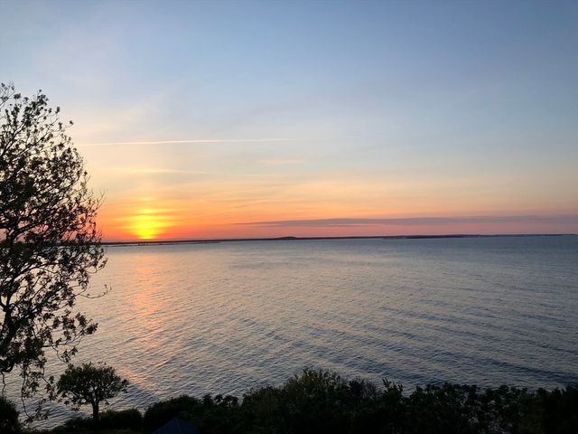 80 Bay Shore Dr, Plymouth, MA 02360