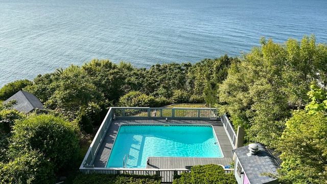 80 Bay Shore Dr, Plymouth, MA 02360