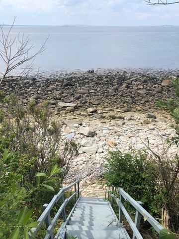 80 Bay Shore Dr, Plymouth, MA 02360