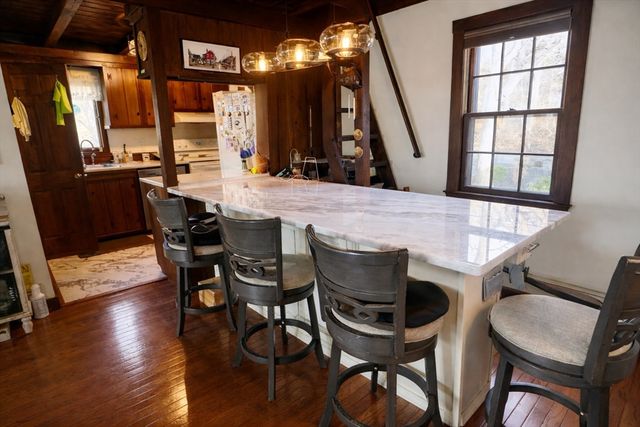 80 Bay Shore Dr, Plymouth, MA 02360