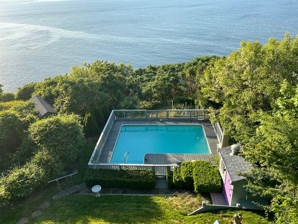 80 Bay Shore Dr, Plymouth, MA 02360