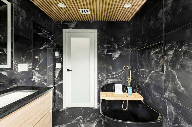 132 Arthur Street, Garden City, NY 11530