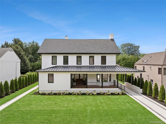 132 Arthur Street, Garden City, NY 11530