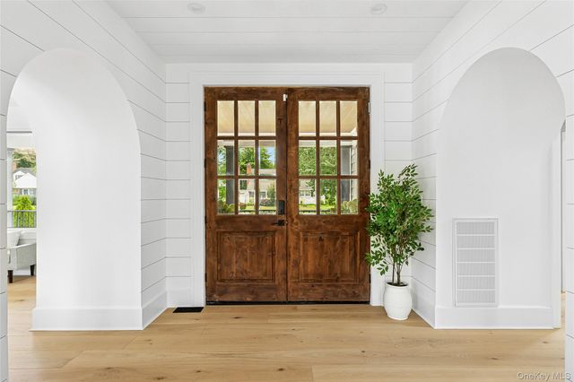 132 Arthur Street, Garden City, NY 11530