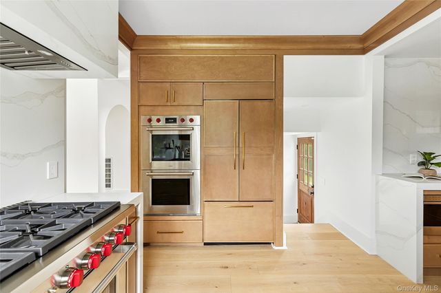 132 Arthur Street, Garden City, NY 11530